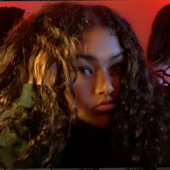 Meet your Posher, Sulaf - Picture 1 of 1